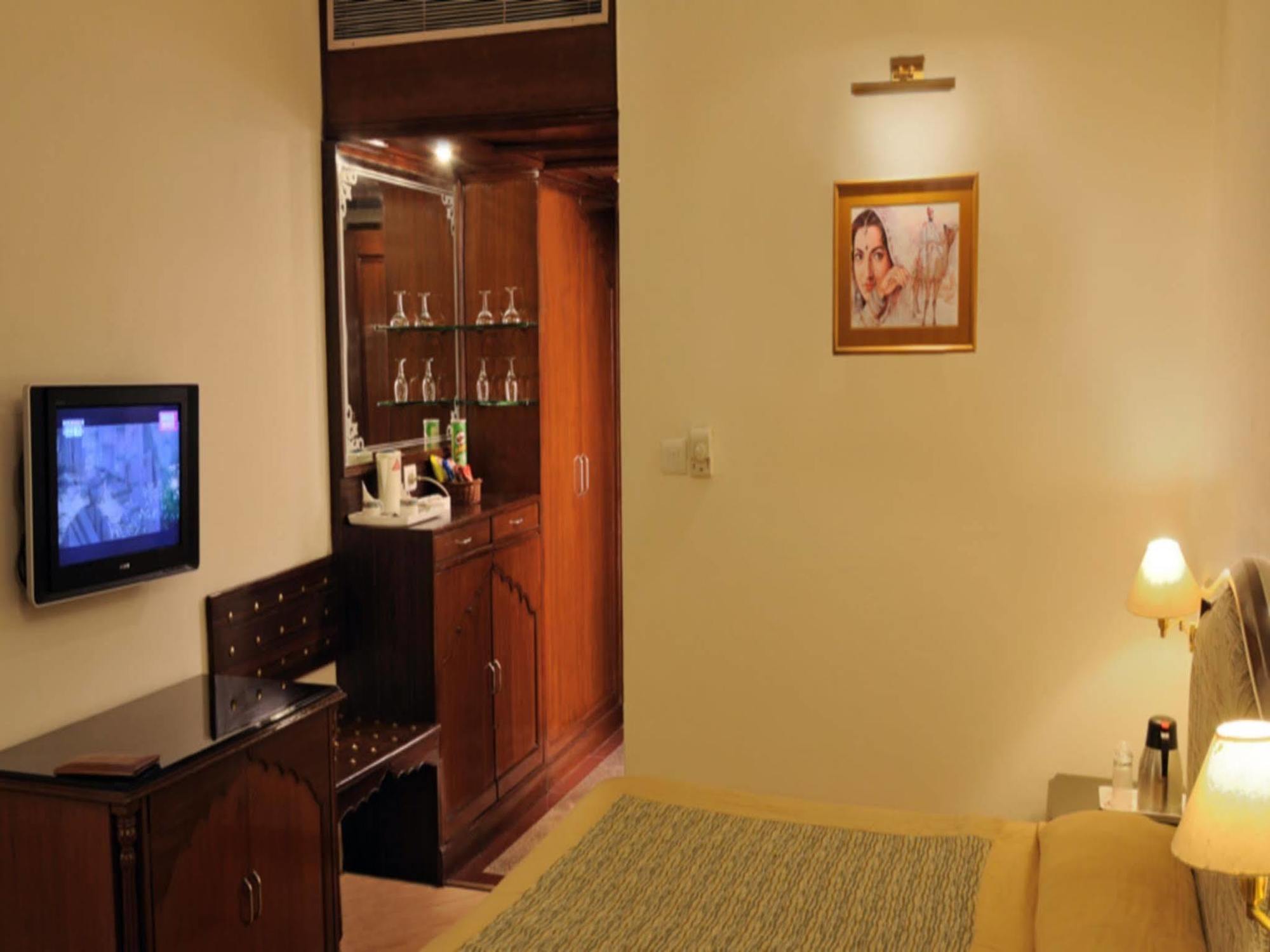 Hotel Maharaja Regency Ludhiana Exterior photo